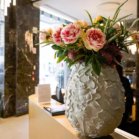 ホテル The Unique 4*