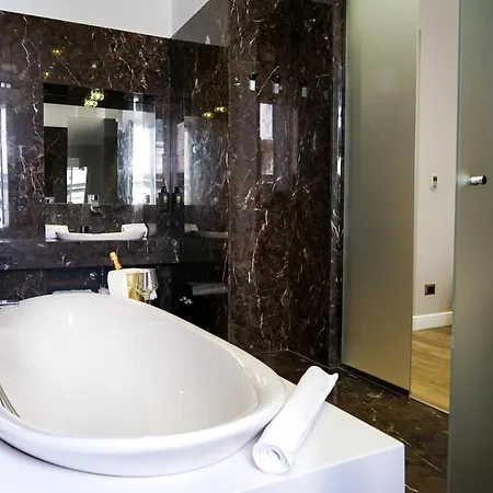 Otel The Unique 4*
