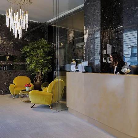 Hotell The Unique 4*